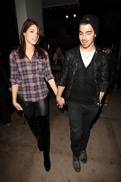 Ashley Greene e Joe Jonas a cena a Los Angeles