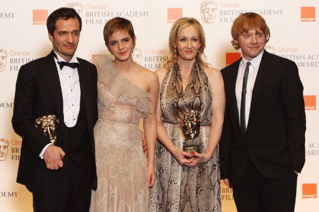 Rupert Grint, David Heyman, Emma Watson e J.K. Rowling alla cerimonia di premiazione dei BAFTA Awards