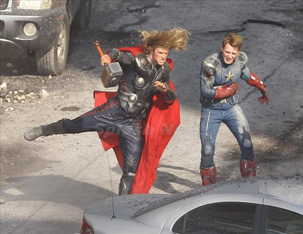 Captain America e Thor insieme sul set de I Vendicatori