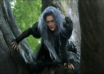 Meryl Streep e Mackenzie Mauzy nella nuova immagine di Into the Woods