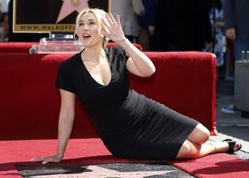 Kate Winslet ha ricevuto la stella sull'Hollywood Walk of Fame (video)