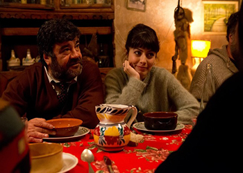 Ogni Maledetto Natale: Alessandro Cattelan e la guida per sopravvivere al film
