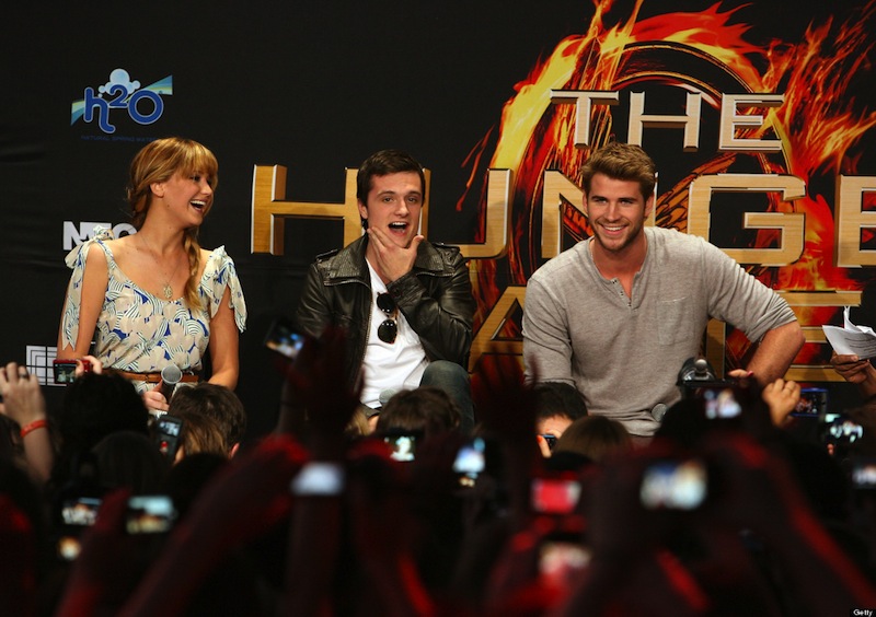 Le star del film alla partenza del tour di Hunger Games