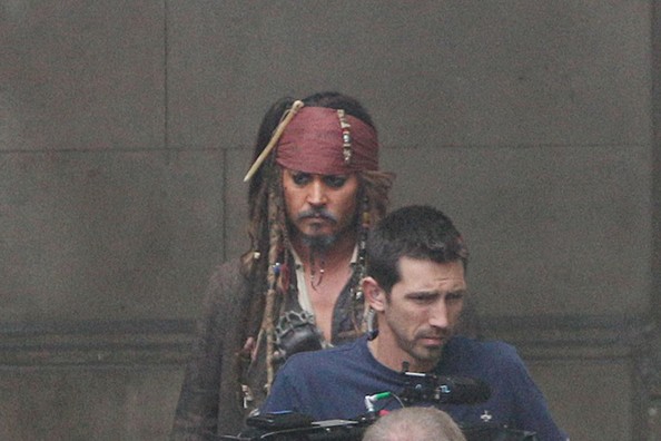 Johnny Depp nei panni di Jack Sparrow sul set dei Pirati dei Caraibi 4