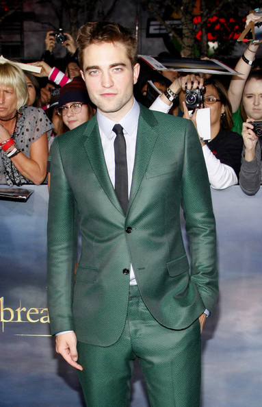 Robert Pattinson sul red carpet della premiere di Breaking Dawn - parte 2