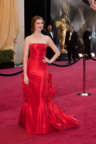 Oscar 2011: tutti i look di Anne Hathaway