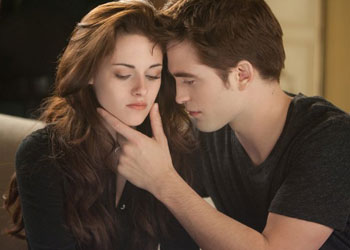 The Twilight Saga: Breaking Dawn - parte 2. Video esclusivo: Bella impara a sembrare umana