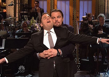 Leonardo DiCaprio e Jonah Hill come Jack e Rose al SNL