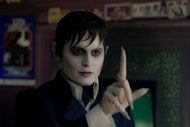 Ecco Johnny Depp vampiro in Dark Shadows