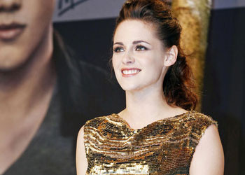 Le foto di Kristen Stewart in oro alla premiere di Breaking Dawn parte 2 a Berlino