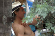 Tom Cruise: compleanno in piscina con Katie Holmes