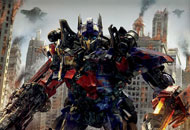 Il poster ufficiale di Transformers: Dark of the Moon