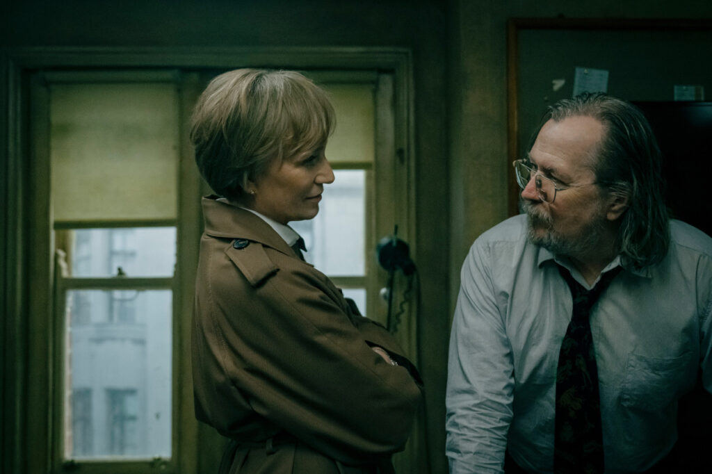 Kristin Scott Thomas e Gary Oldman in Slow Horses - stagione 5