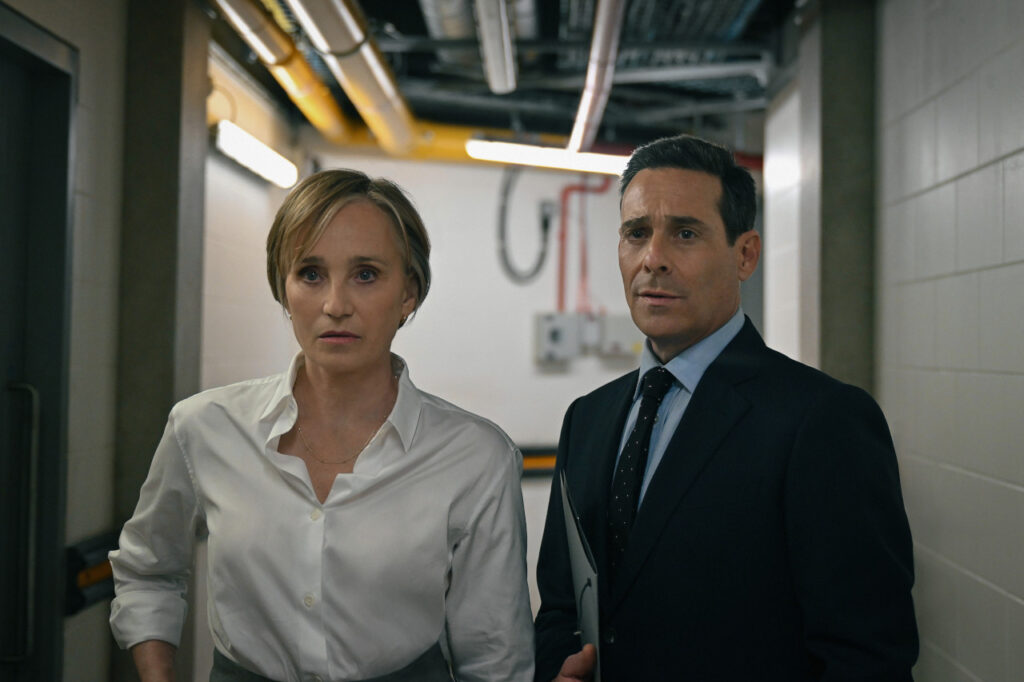 Kristin Scott Thomas e James Callis in Slow Horses - stagione 5