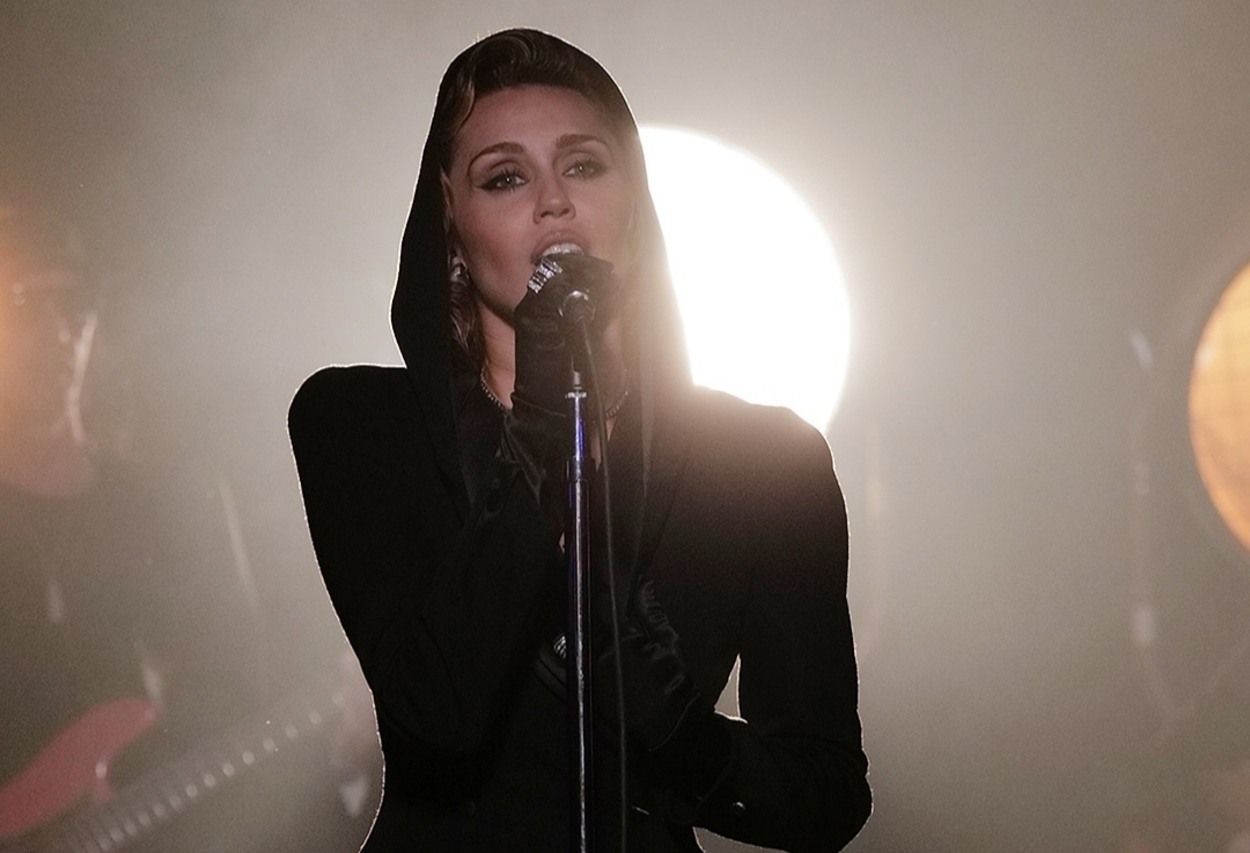 Miley Cyrus, svelata la tracklist di Something Beautiful - Voto 10 ...