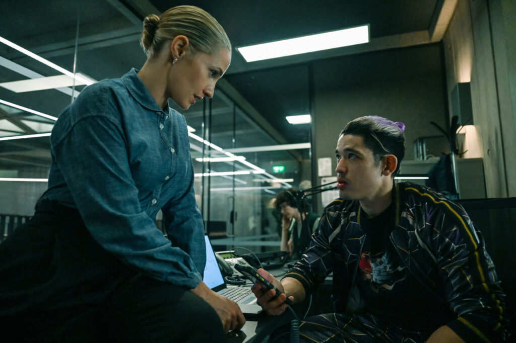 Ruth Bradley e Christopher Chung in Slow Horses - stagione 5
