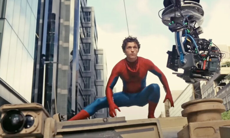 Tom Holland sul set di Spider-Man